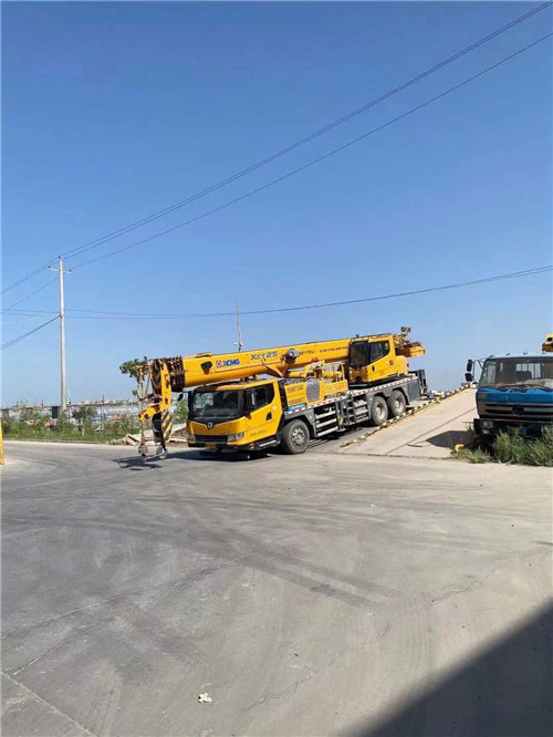 解放区吊车作业时，可能会产生哪些额外收费项目？