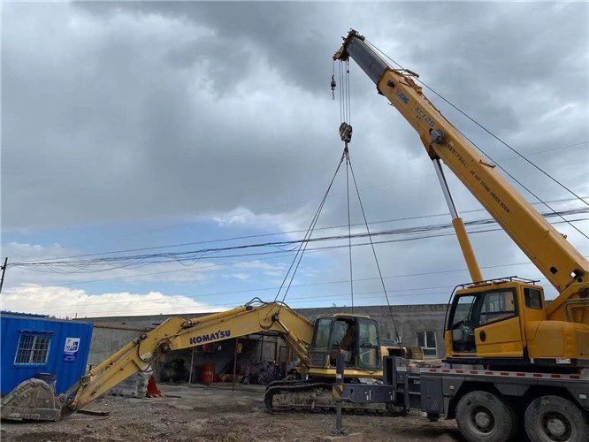 解放区25吨吊车的工作半径是多少？